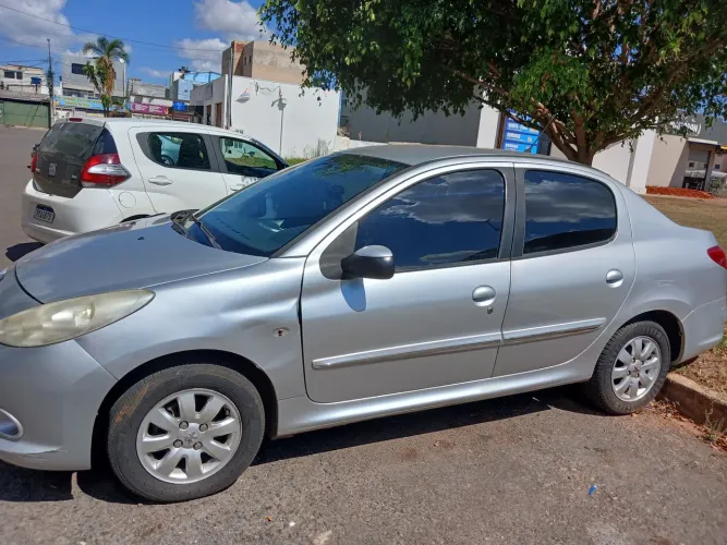 Peugeot 207 Sed. Passion XR Sport 1.4 Flex 8V 4P 2013