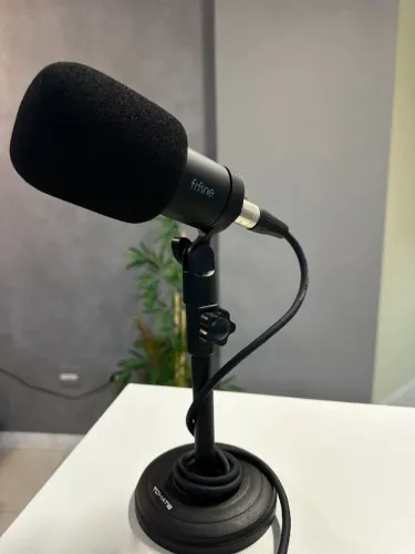 Microfone FIFINE XLR Dynamic K669d Podcast Preto NOVO + puf + pedestal