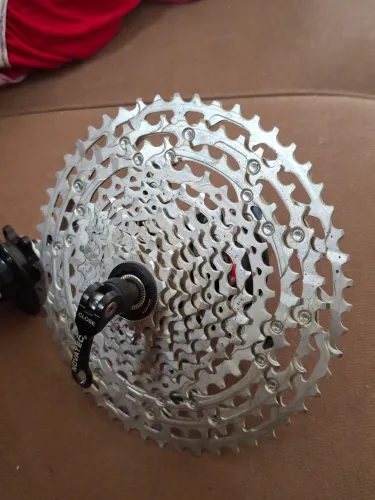 Cassete Shimano Deore M6100 + Par cubo Novatec D041/D442SB QR MS