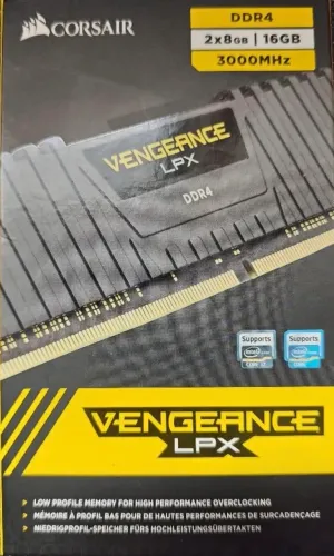 Memória RAM 16GB (2x8GB) DDR4 3000MHz Corsair Vengeance LPX (Estado de Nova)