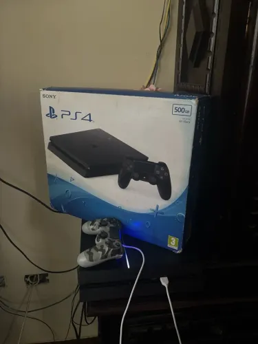 ? PS4 FAT 500GB + CONTROLE + UNCHARTED + CAIXA ? R$ 1.300