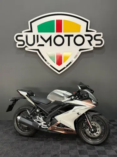 YAMAHA YZF-15 IMPECÁVEL ZERADA SUL MOTORS