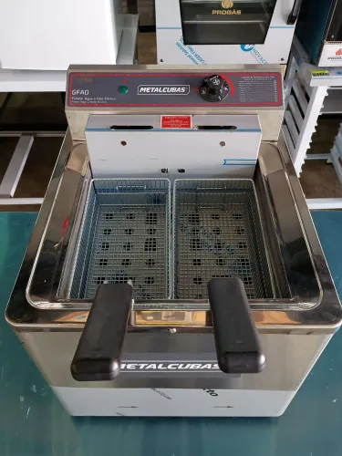 Fritadeira Elétrica Água e Óleo GFAO 18 Litros 220V - MetalCubas 
