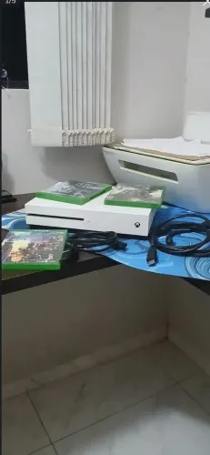 Xbox One S 500GB + 3 Jogos + Cabos Originais. Só entrego pessoalmente. (Leia a legenda)