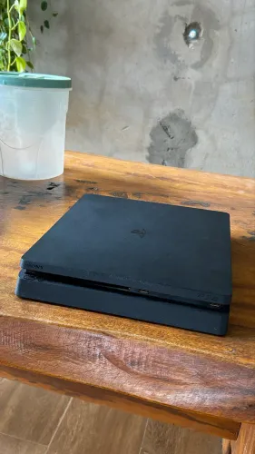 PlayStation 4 Slim 1TB