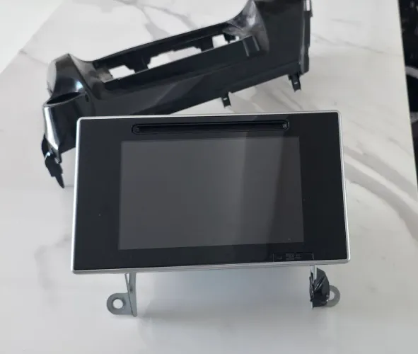 Multimidia Hillux 2016