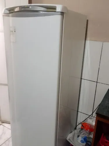 Geladeira bem conservada gelo seco valor 700