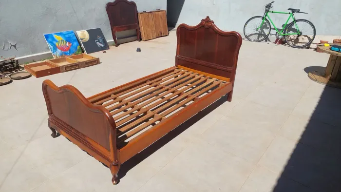 Cama vintage solteiro - Madeira maciça