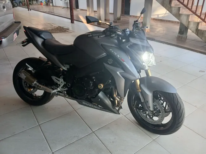 VENDO GSX-S1000 MOTO QUITADA NO PONTO DE FINANCIAR. DIAPENSO CURIOSOS E GOLPISTAS