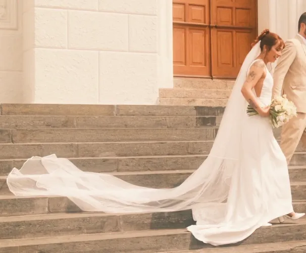 Vestido de Noiva + Véu de 3 metros + Lenço