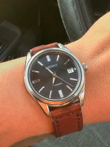 Seiko Quartz essentials SUR373P1 Semi Novo Completo !!