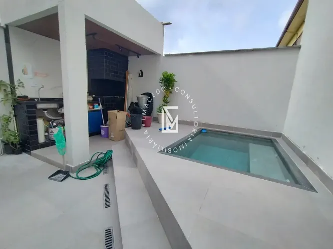 Ótima Casa com Piscina em Cond. no Rio da Prata!!