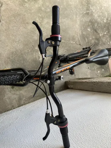 Bicicleta GTSM1 Iron aro 29