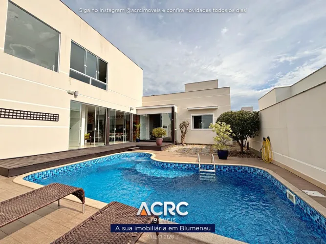 ACRC Imóveis - CA03902 - Casa com Piscina a venda no Bairro da Velha em Blumenau