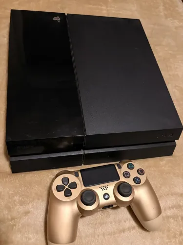 PS4 500GB + 7 JOGOS