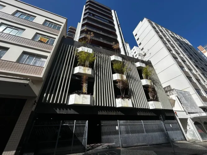 Apartamento com 3 quartos sendo 2 suítes, sala 3 ambientes com varandão à venda, 230 m² - 