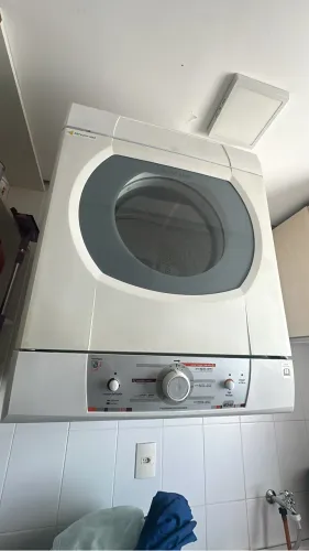 Secadora Brastemp suspensa exige conserto