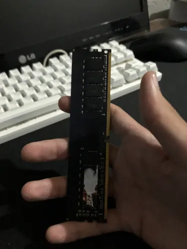 Memória RAM 8GB DDR4