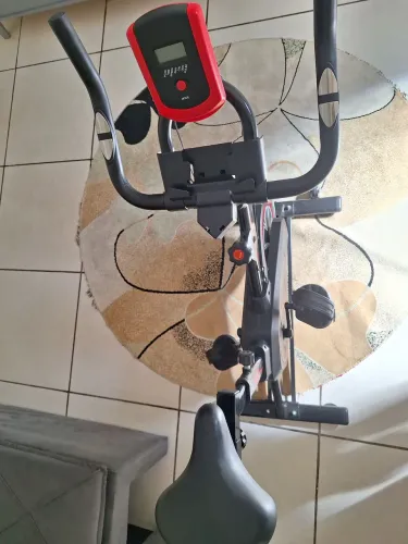 Bicicleta Ergométrica Vertical para Uso Residencial