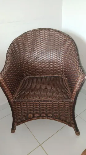 Conjunto de 4 cadeiras e centro em vime
