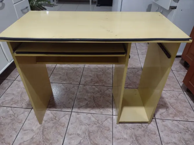 Mesinha para computador