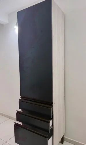 ARMÁRIO DE COZINHA / PANELEIRO MODERNO - PRETO COM AMADEIRADO 