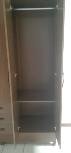 Vendo guarda roupa semi novo 6 portas.