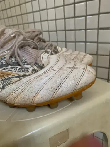 Chuteira futebol campo
