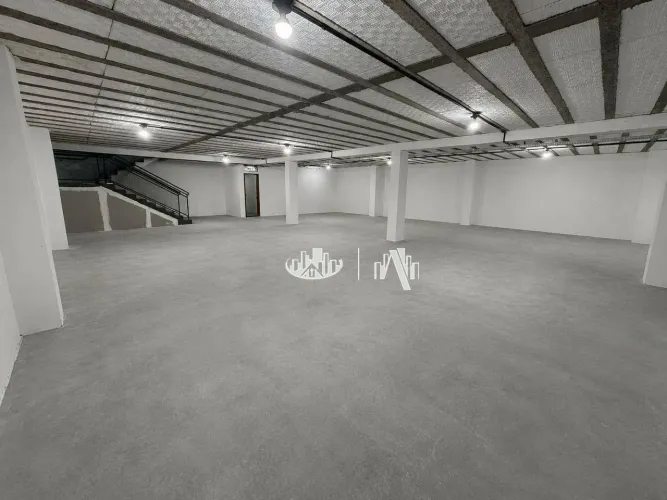 Barracão para alugar, 680 m² por R$ 7.500,00/mês - Califórnia - Londrina/PR