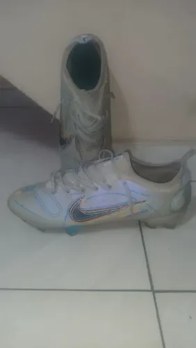 Chuteira Nike campo mercurial