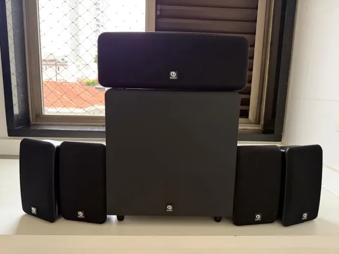 MCS 160 5.1 Surround Speaker System 5 caixas + 1 Subwoofer