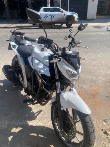 Vendo Fazer 250 ano 2018