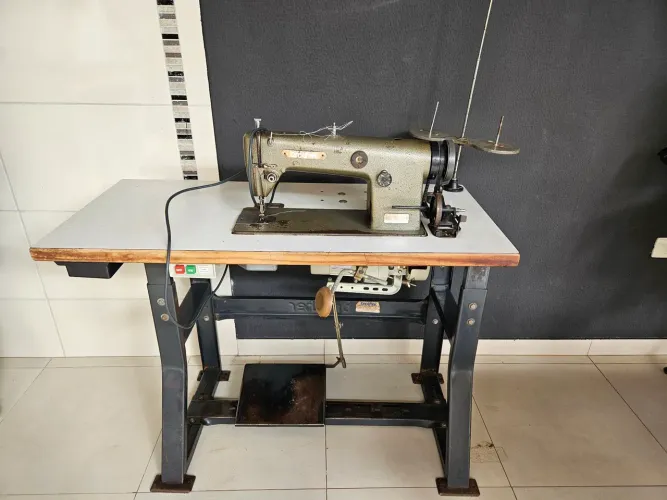 Maquina de costura industrial