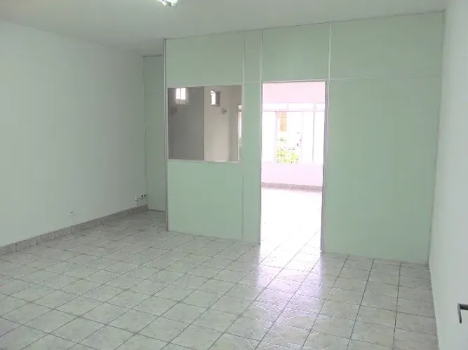 Sala comercial 50m2 na Av. Nelson D'Avila