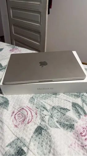 MacBook Air M4; 16 RAM; SSD 256GB; 13 pol - Branco Estelar