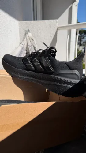 Tênis adidas