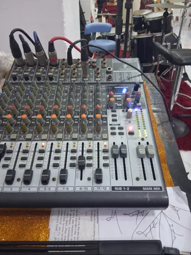 Vendo mesa de som