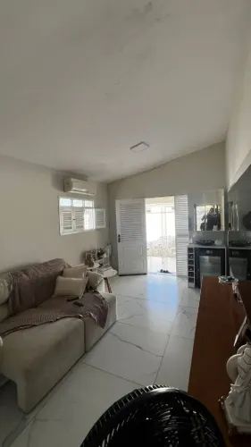 Casa de 185m² com 03 quartos + DCE no Treze de Maio