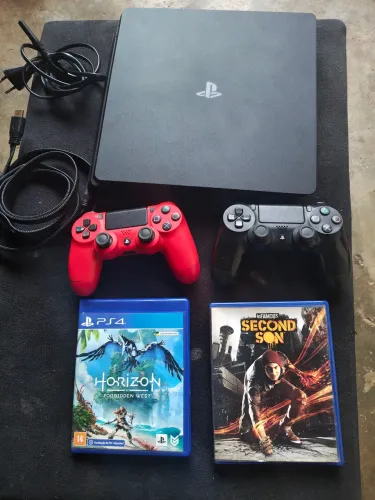 Ps4 slim 500Gb 2 controles e 2 jogos
