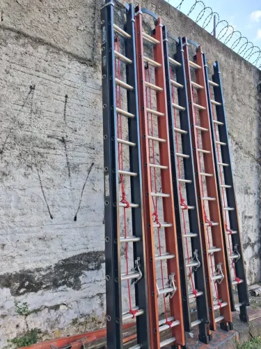 Escada extensível 6m aberta e 3,6m fechada
