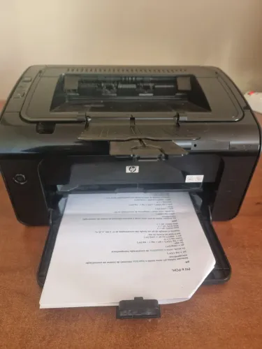 Impressora HP Laserjet Pro P1102w com wifi preta 110v toner