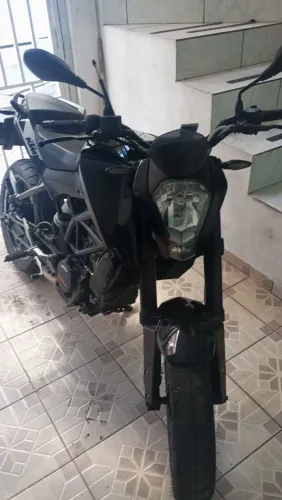 KTM DUKE 200 com detalhes de uso alienada ( VER DESCRIÇÃO)