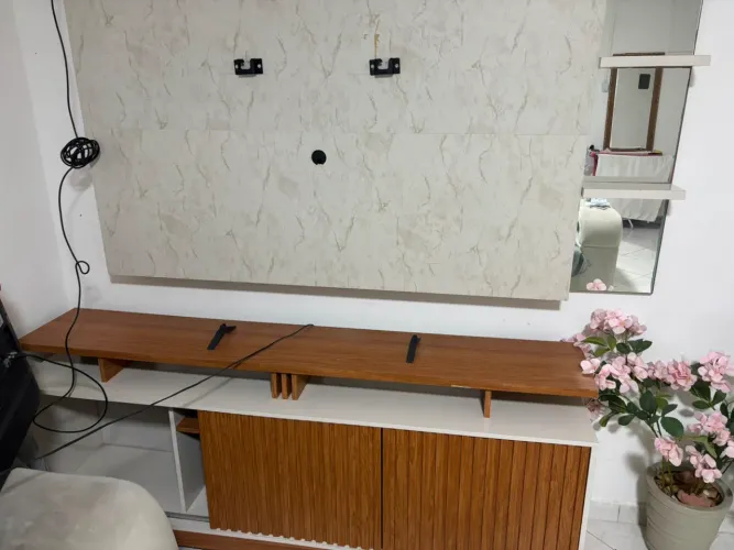 Rack e painel de sala