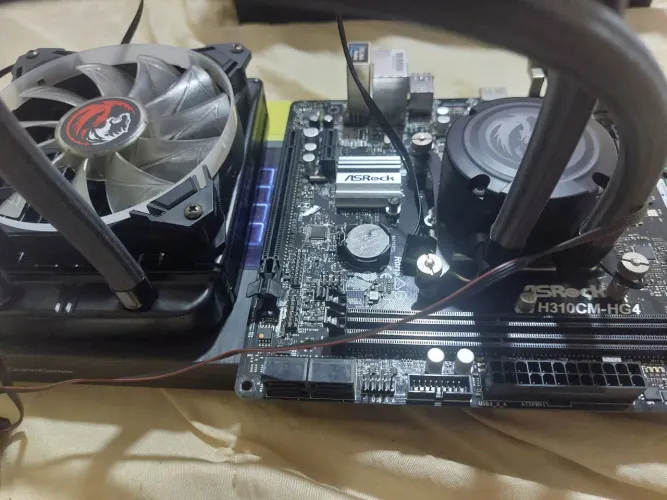 Kit Upgrade Intel Core i5 9400F + Placa-Mãe ASRock H310M + Water Cooler PCyes