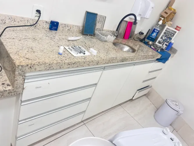 Armário para Consultório com Pedra e Pia