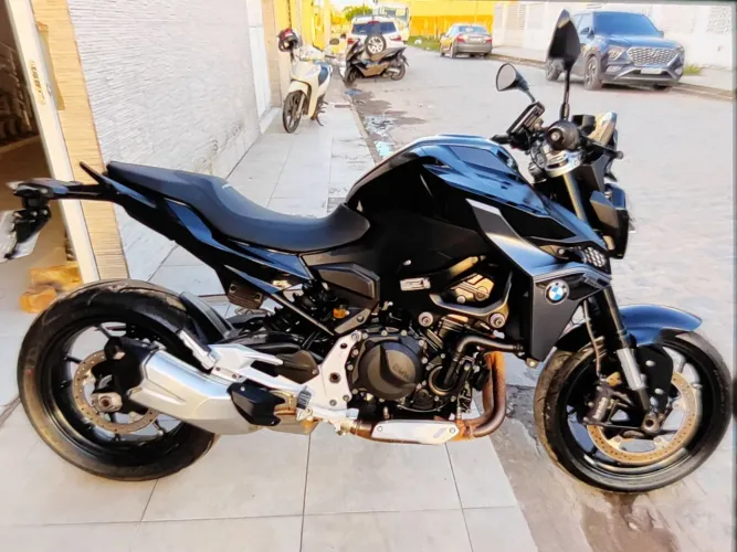 BMW F900R à venda
