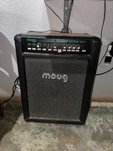 Caixa de som amplificador multiuso vai com 2 microfone e cabo p conectar na Tv, violão,etc