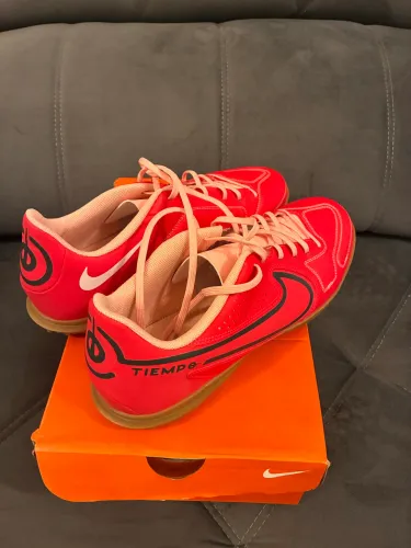 Chuteira Nike Tiempo Society 43