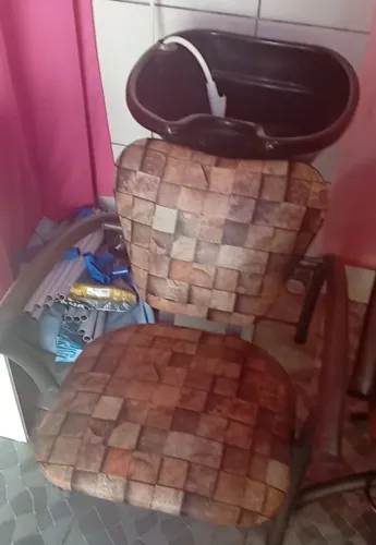 Coisas de salão, Cadeira carrinho auxiliar e lavatório. 250