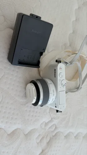 Máquina de foto nikon 1 j3